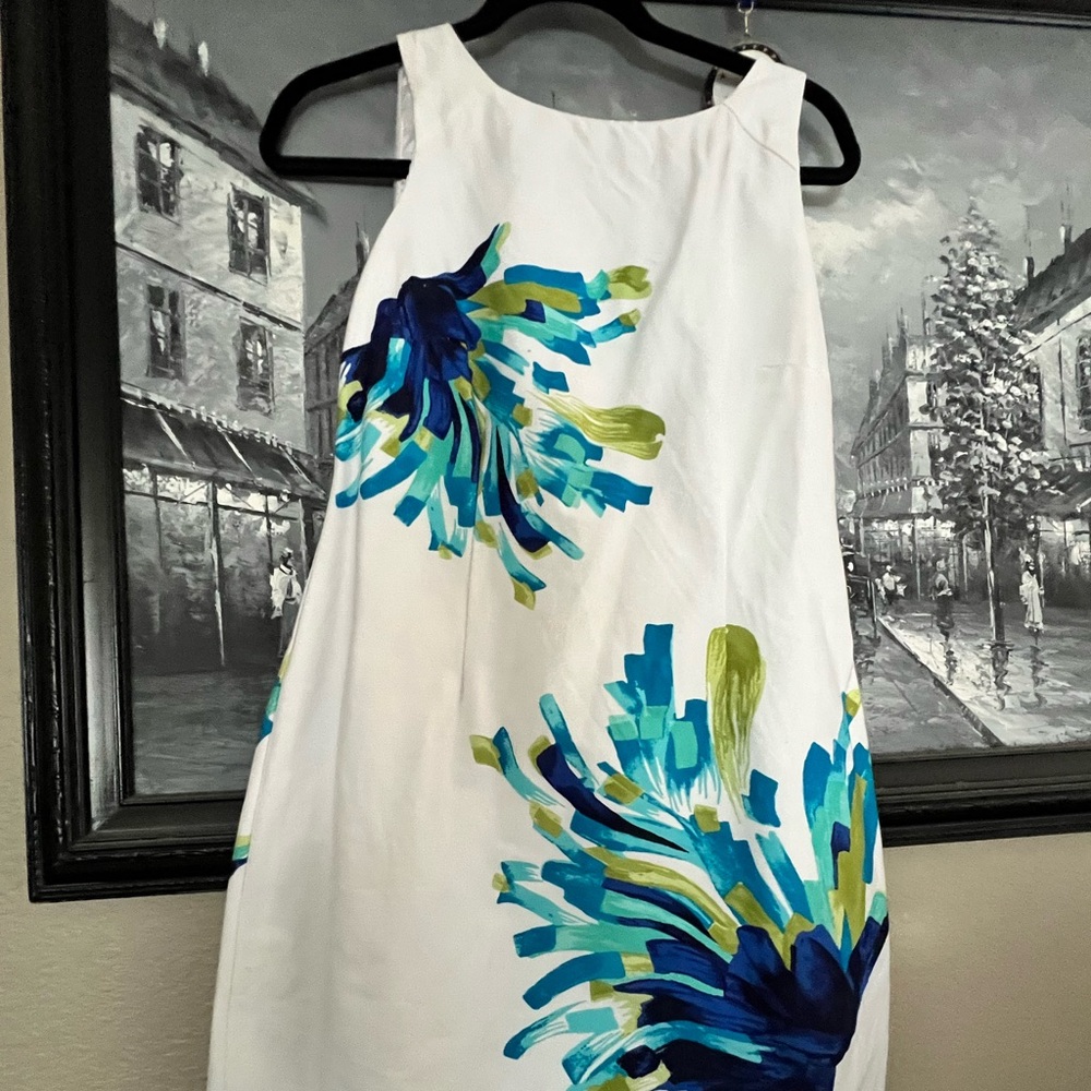 Beautiful women’s Studio I white dress with blue flowers